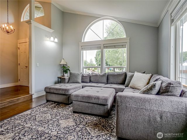 5920 35th Way SE, Auburn, WA 98092