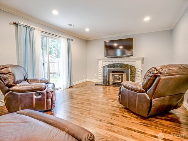 5920 35th Way SE, Auburn, WA 98092