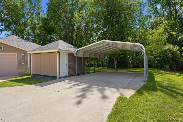8888 Pilgrim, Washington, MI 48094
