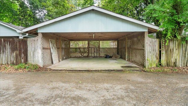 307 4th Ave., Hattiesburg, MS 39401