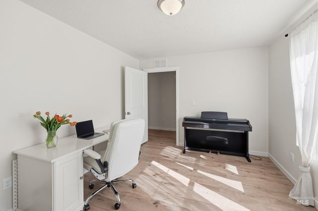 17071 N Quebec Ave, Nampa, ID 83687