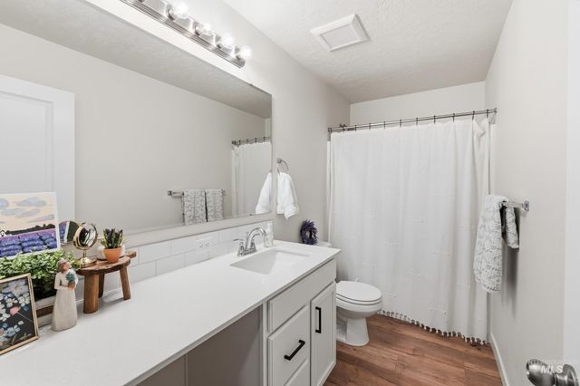 17071 N Quebec Ave, Nampa, ID 83687