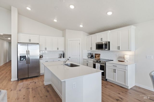 17071 N Quebec Ave, Nampa, ID 83687