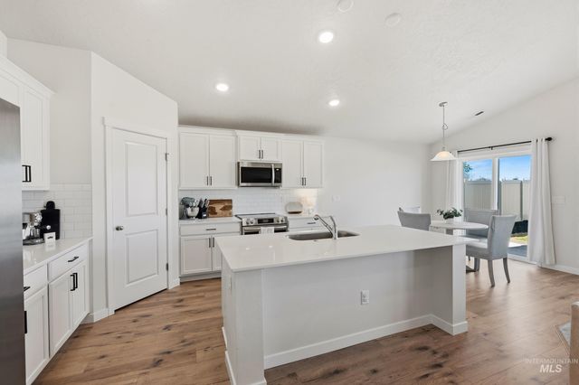 17071 N Quebec Ave, Nampa, ID 83687