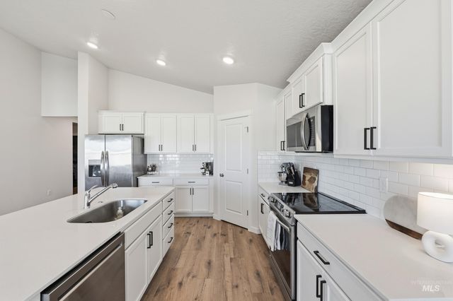 17071 N Quebec Ave, Nampa, ID 83687