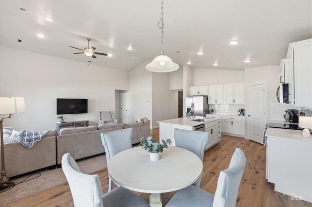 17071 N Quebec Ave, Nampa, ID 83687