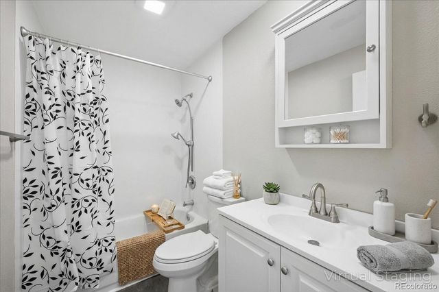 6040 W Elmhurst Drive, Littleton, CO 80128