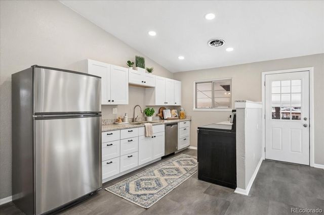 6040 W Elmhurst Drive, Littleton, CO 80128