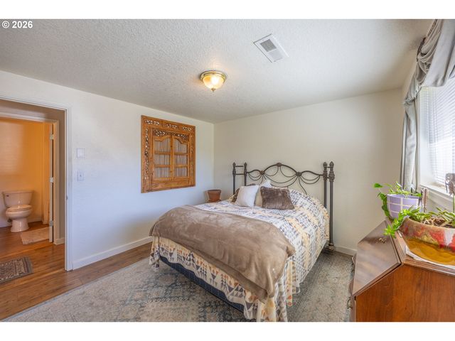 3457 W NORMANDY Ave, Roseburg, OR 97471