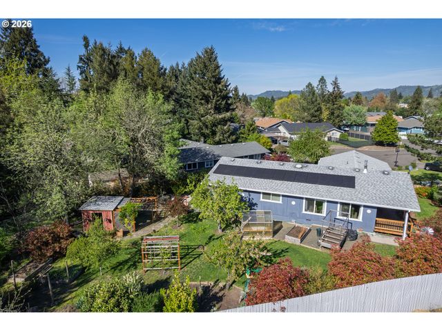 3457 W NORMANDY Ave, Roseburg, OR 97471