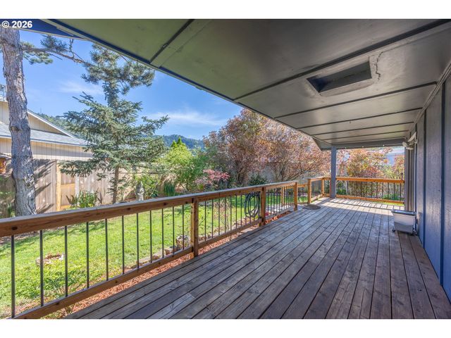 3457 W NORMANDY Ave, Roseburg, OR 97471