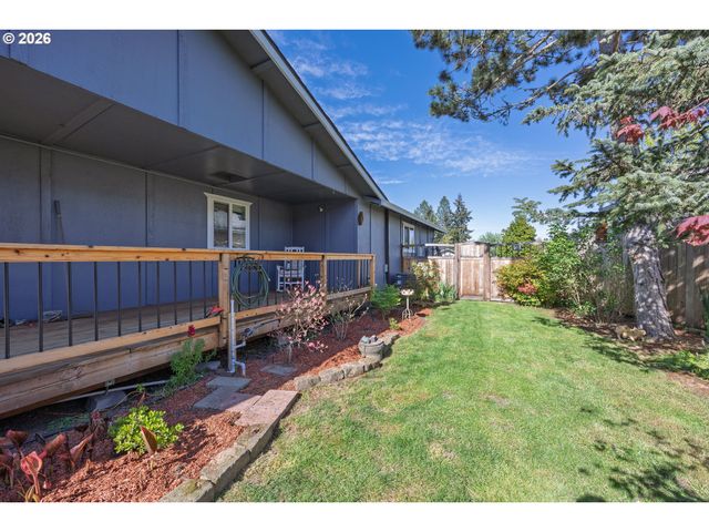 3457 W NORMANDY Ave, Roseburg, OR 97471