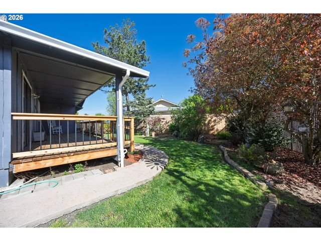 3457 W NORMANDY Ave, Roseburg, OR 97471