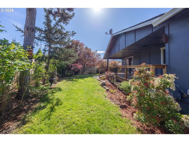 3457 W NORMANDY Ave, Roseburg, OR 97471