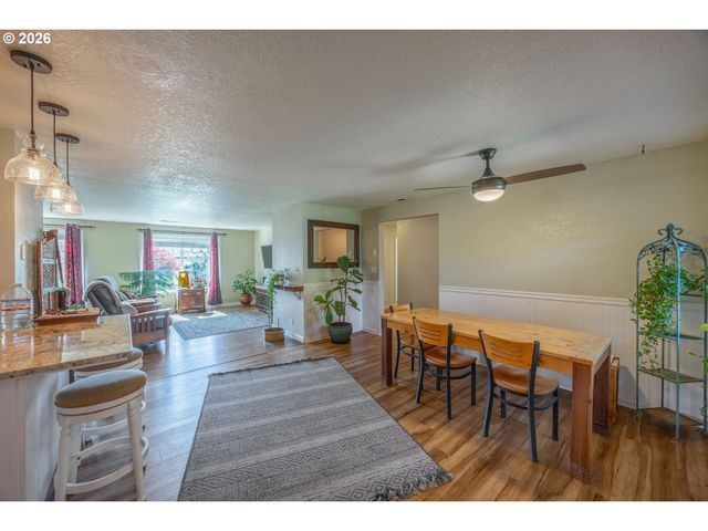 3457 W NORMANDY Ave, Roseburg, OR 97471