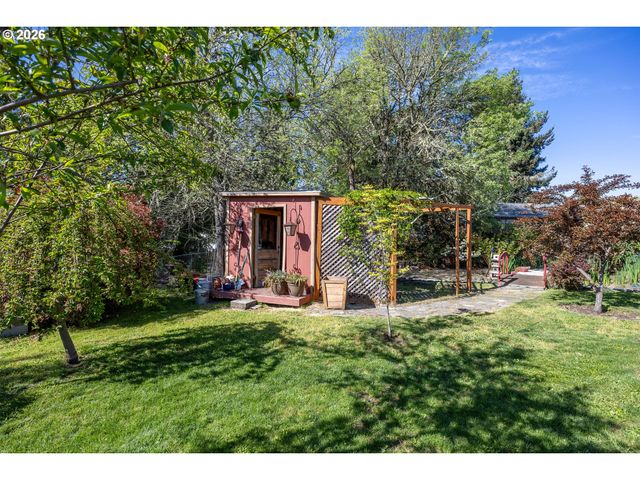 3457 W NORMANDY Ave, Roseburg, OR 97471