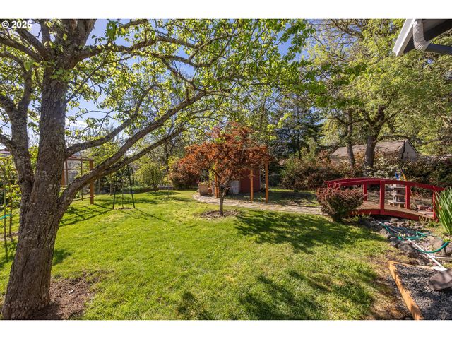 3457 W NORMANDY Ave, Roseburg, OR 97471