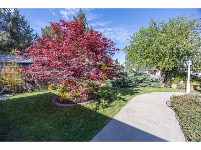 3457 W NORMANDY Ave, Roseburg, OR 97471