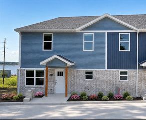 264 LaVona Lane A, Huntsville, AR 72740