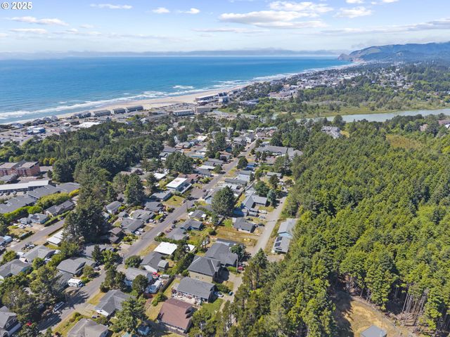 675 Se KEEL Ave, Lincoln City, OR 97367