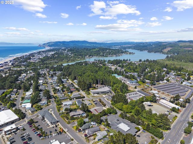 675 Se KEEL Ave, Lincoln City, OR 97367