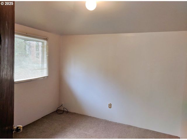 675 Se KEEL Ave, Lincoln City, OR 97367