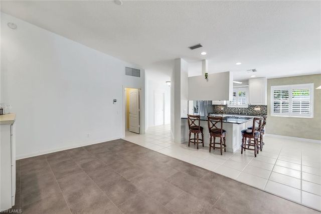 3025 Futuna LN, Naples, FL 34119