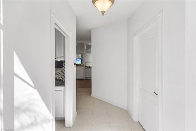 3025 Futuna LN, Naples, FL 34119