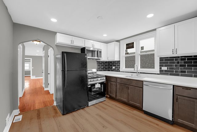 8011 S Dante Avenue, Chicago, IL 60619