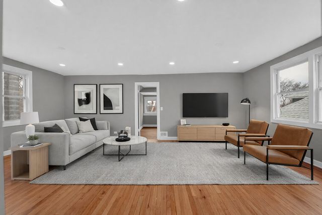 8011 S Dante Avenue, Chicago, IL 60619