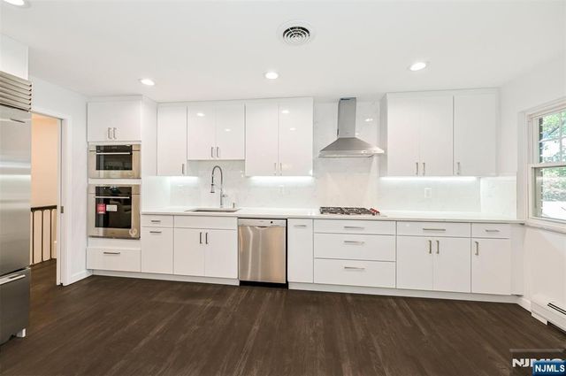 39 Hickory Street, Englewood Cliffs, NJ 07632