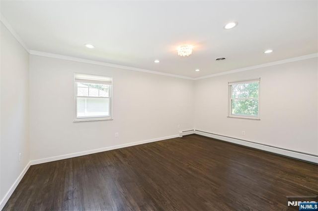39 Hickory Street, Englewood Cliffs, NJ 07632