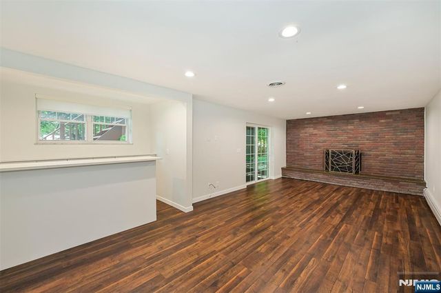 39 Hickory Street, Englewood Cliffs, NJ 07632