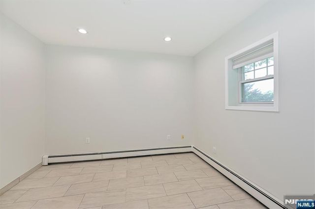 39 Hickory Street, Englewood Cliffs, NJ 07632