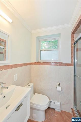39 Hickory Street, Englewood Cliffs, NJ 07632