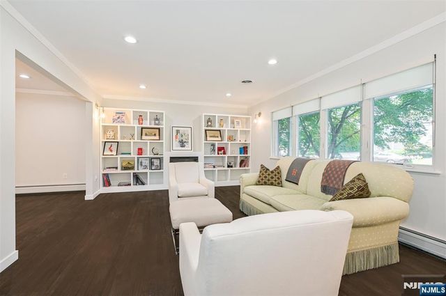 39 Hickory Street, Englewood Cliffs, NJ 07632
