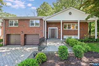 39 Hickory Street, Englewood Cliffs, NJ 07632