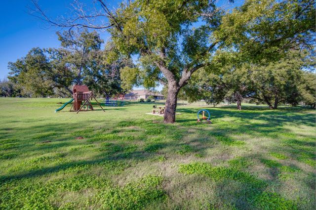 1917 Burkett Court, Cleburne, TX 76033
