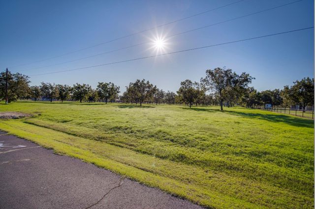 1917 Burkett Court, Cleburne, TX 76033