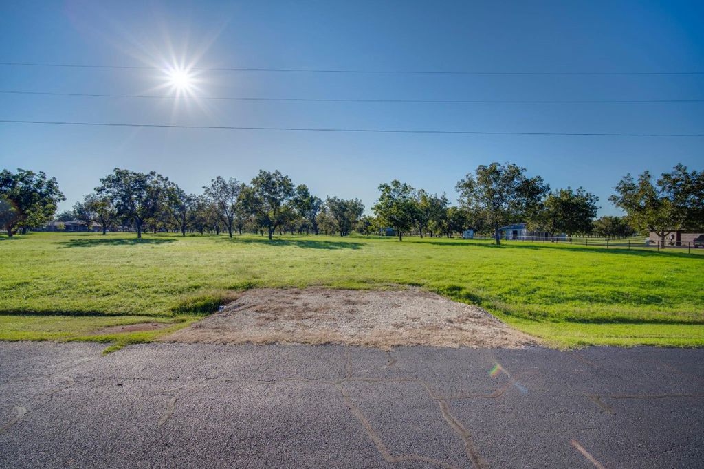 1917 Burkett Court, Cleburne, TX 76033 — photo 5