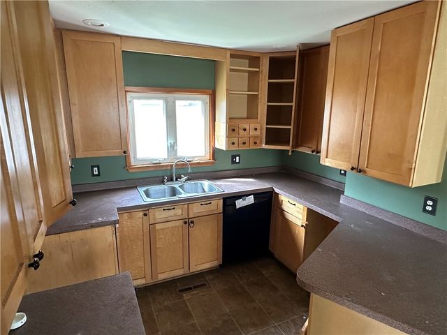 31 1st Avenue, Franklinville, NY 14737