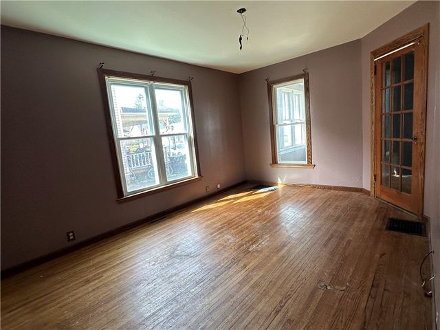 31 1st Avenue, Franklinville, NY 14737