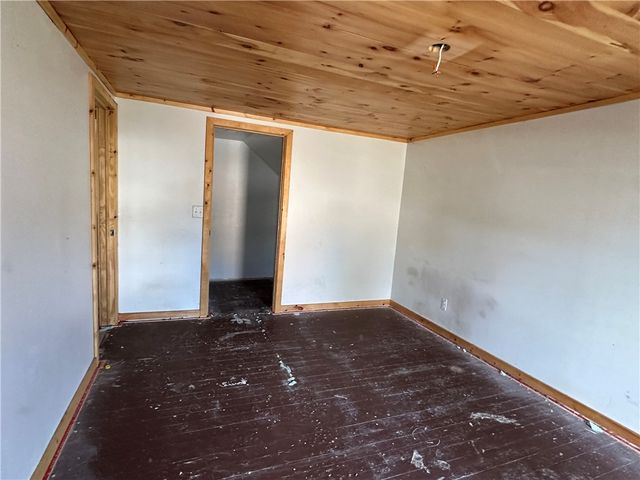 31 1st Avenue, Franklinville, NY 14737