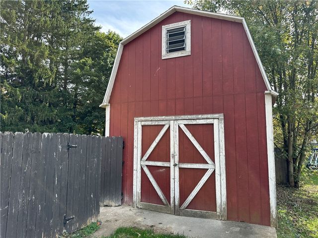 31 1st Avenue, Franklinville, NY 14737