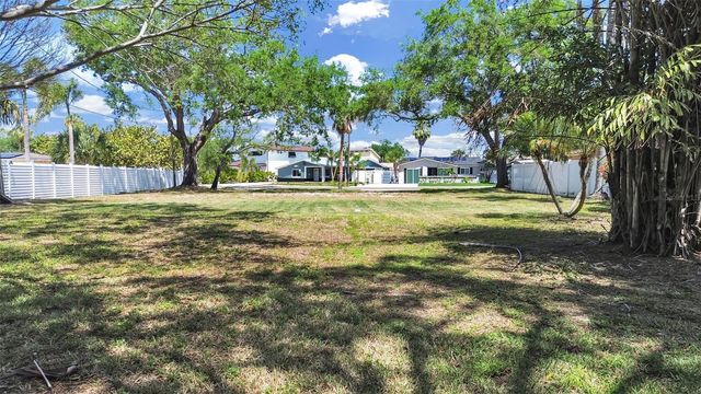 5438 BAYOU GRANDE BOULEVARD NE, St Petersburg, FL 33703