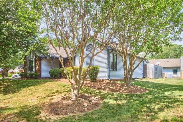 621 Lantern Ridge Drive, Winston-salem, NC 27104