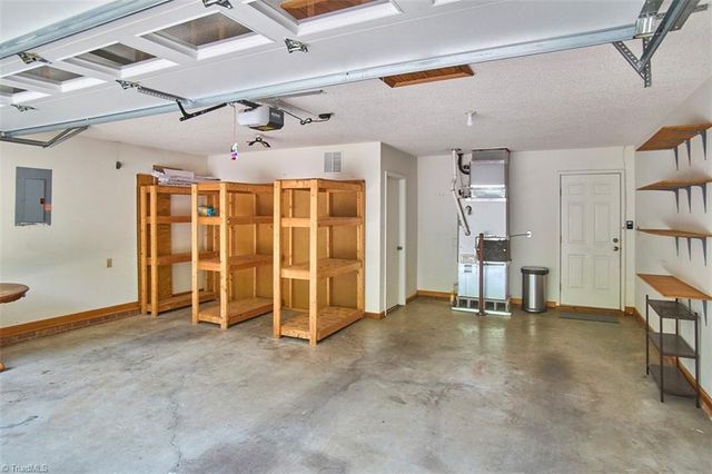 621 Lantern Ridge Drive, Winston-salem, NC 27104