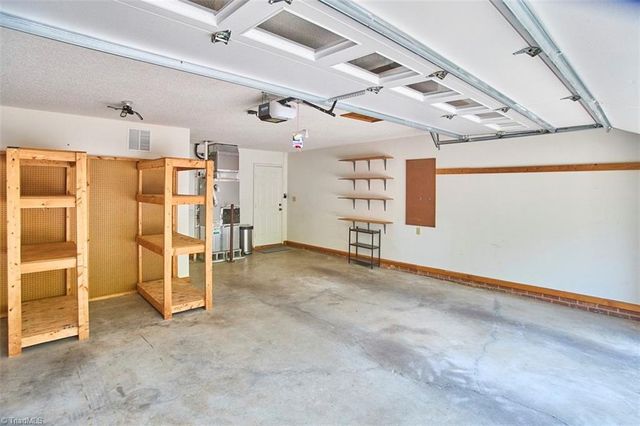 621 Lantern Ridge Drive, Winston-salem, NC 27104