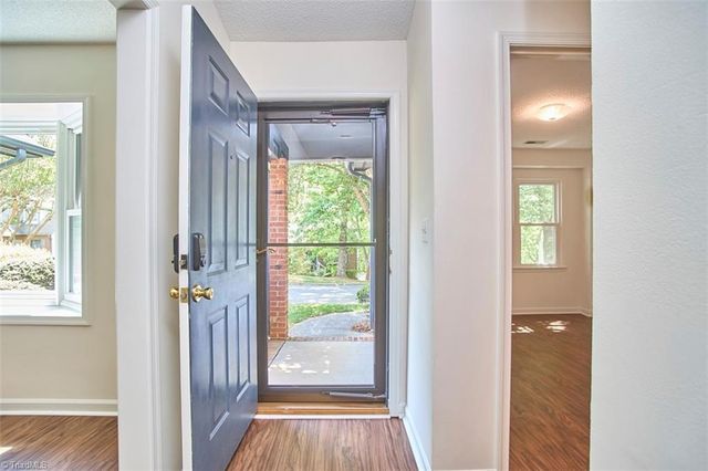 621 Lantern Ridge Drive, Winston-salem, NC 27104
