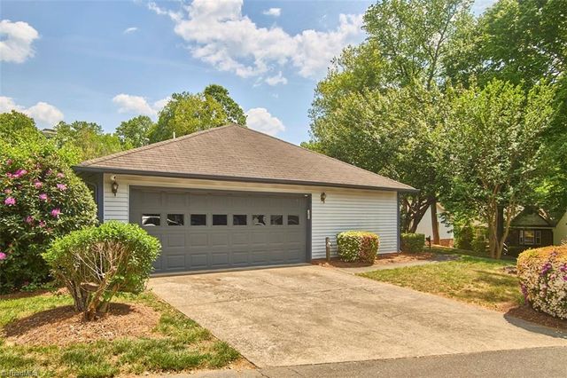 621 Lantern Ridge Drive, Winston-salem, NC 27104